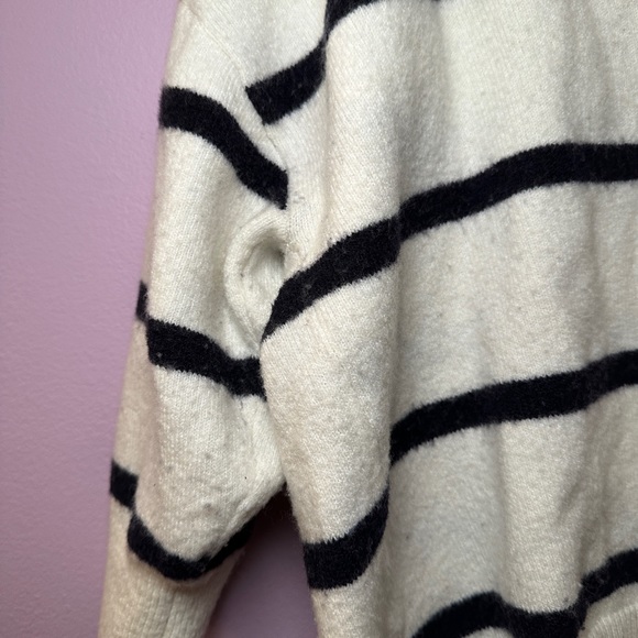 H&M Women’s Striped Collar Top l Size S - Picture 2 of 7